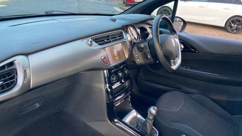 DS 3 1.2 PureTech 82 Chic 3dr Petrol Hatchback